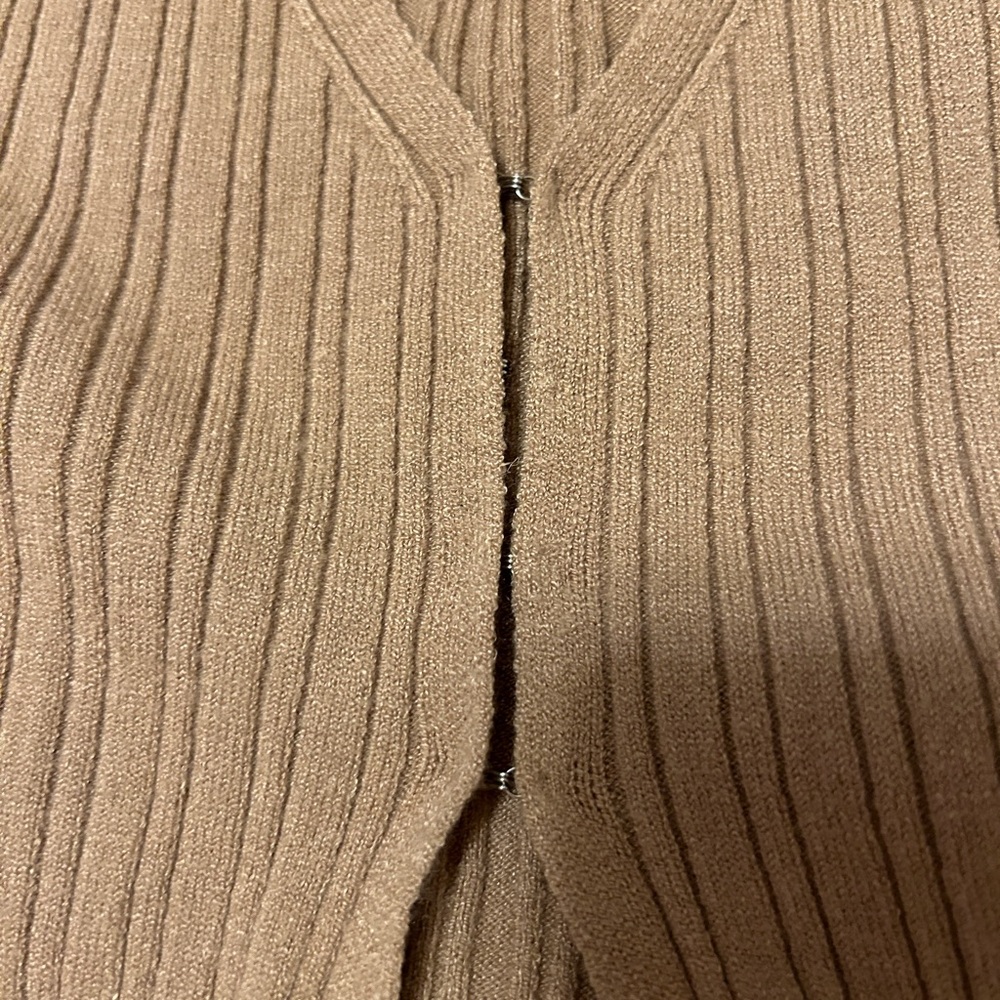 Active USA ribbed top with cute clasps - Picture 4 of 4